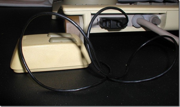 Xerox_Star_8010_mouse-keybd-connector-800x475